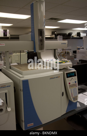 Gascromatografo macchine utilizzate per eseguire il test di vari campioni di prove forensi. Il Nebraska Stato criminalità patrol Lab. Foto Stock