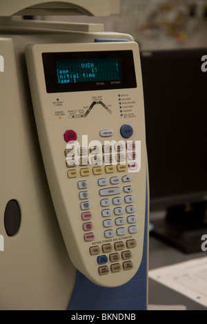 Gascromatografo macchine utilizzate per eseguire il test di vari campioni di prove forensi. Il Nebraska Stato criminalità patrol Lab. Foto Stock