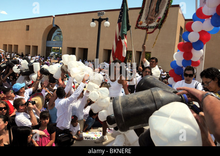 La Gran Marcha maggio su 1, 2010, in Tucson, Arizona, USA, la protesta della bill SB1070 che obiettivi l'immigrazione clandestina. Foto Stock