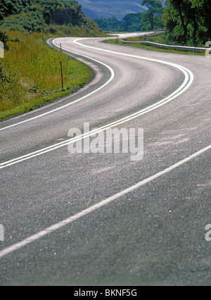 Winding Road, U.S. Autostrada 89, curve attraverso Yankee Jim Canyon Park County, Montana, USA. Foto Stock