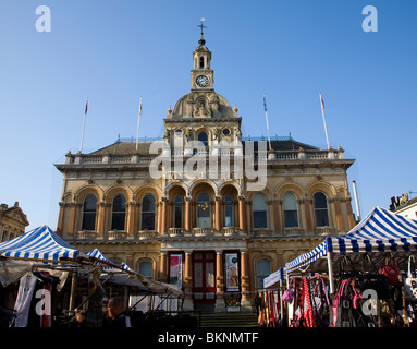 Il Corn Exchange, Ipswich, Suffolk sul giorno di mercato Foto Stock