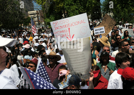 La Gran Marcha maggio su 1, 2010, in Tucson, Arizona, USA, la protesta della bill SB1070 che obiettivi l'immigrazione clandestina. Foto Stock