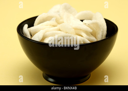 Ciotola di cracker ai gamberi Foto Stock