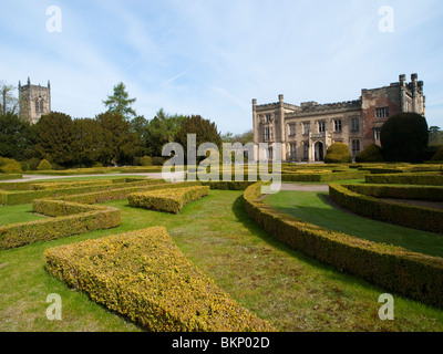 San Bartolomeo la Chiesa e: Elvaston Castle e Country Park, DERBYSHIRE REGNO UNITO Inghilterra Foto Stock