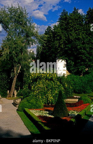 Nei giardini del palazzo, il castello di Ambras, Schloss Ambras, città di Innsbruck, in Tirolo, Austria Foto Stock