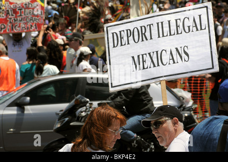 La Gran Marcha maggio su 1, 2010, in Tucson, Arizona, USA, la protesta della bill SB1070 che obiettivi l'immigrazione clandestina. Foto Stock