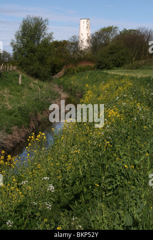 Faro di Leasowe come vista dal fiume Birket, Wirral, Merseyside, Regno Unito Foto Stock