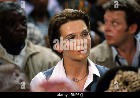 Nel mio paese (2004) PAESE DEL MIO cranio (ALT) JULIETTE BINOCHE INMC 001-01 Foto Stock