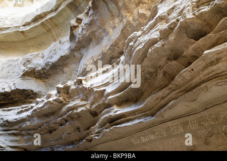 Modello di parete di affioramento in Hell's Gate National Park, Kenya Foto Stock