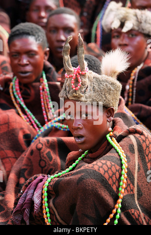 Il Lesotho: Redly composta da giovani uomini di celebrare una festa di iniziazione della loro ammissione nel mondo degli uomini adulti. Foto Stock