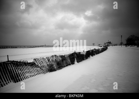 270-6498-20 NORTH AVENUE BEACH IN INVERNO, Chicago, Illinois Foto Stock