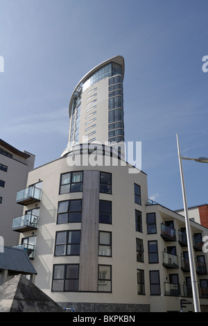 La Torre a Meridian Quay Swansea, l'edificio residenziale più alto del Galles nel Regno Unito Foto Stock