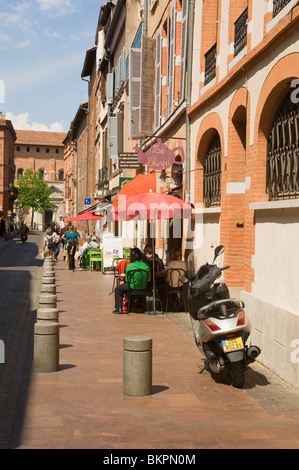 Le strette occupato Rue du Taur nel centro di Toulouse Haute Garonne Midi-Pirenei Francia Foto Stock