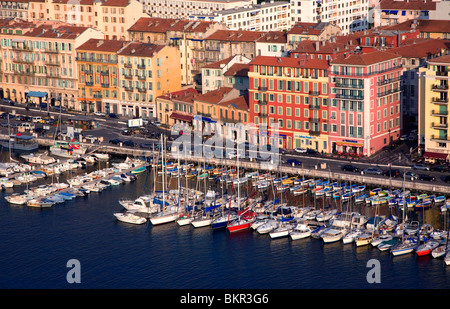 Francia - Cote D'Azur, Nizza; Yachts nel Bassin du Commerce visto dal Parc du Chateau Foto Stock