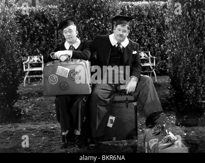 Un CHUMP A OXFORD (1940) Stan Laurel e Oliver Hardy Alfred J. GOULDING (DIR) 001 Foto Stock