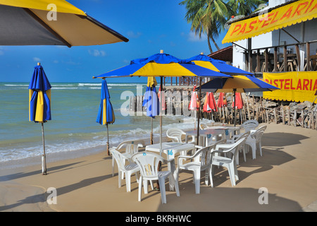 Ristorante deserta Pipa spiaggia cittadina del Brasile Foto Stock