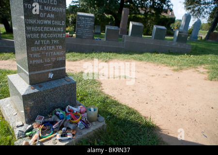 Tomba presso il Cimitero di Fairview a uno sconosciuto bambino perso nel naufragio del Titanic Foto Stock