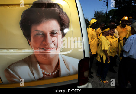 Curacao, Emily de Jongh Elhage della par parte durante le elezioni del maggio 2007, cui il PAR potrebbe vincere. Foto Stock