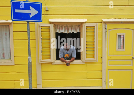 Curacao, Otrobanda, le persone vivono in piccole case di fortuna Foto Stock