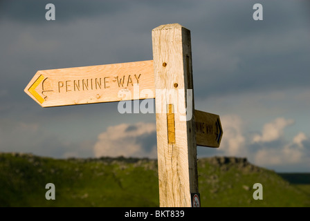 Pennine Way sentiero segno a Edale, Peak District, Derbyshire, England, Regno Unito Foto Stock