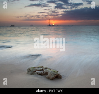 Tramonto, San Giacomo Costa Ovest, Barbados Foto Stock