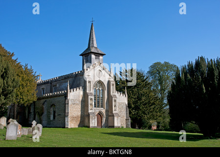 La 13C la chiesa parrocchiale di Santa Maria Vergine e di tutti i santi, Il Debden, Essex, Inghilterra Foto Stock