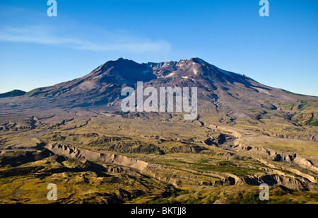 Il Monte Sant Helens dal sentiero di confine #1 su Johnston Ridge; Monte Sant Helens National Volcanic Monument, Washington. Foto Stock