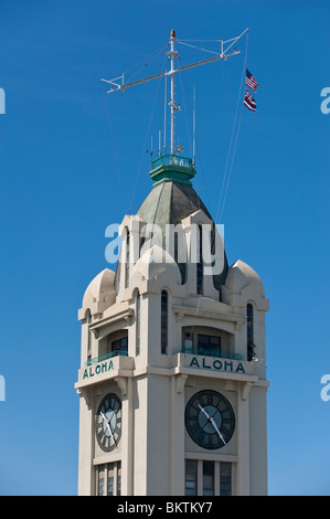 L'Aloha Tower presso l'ingresso al Porto di Honolulu, Hawaii Foto Stock