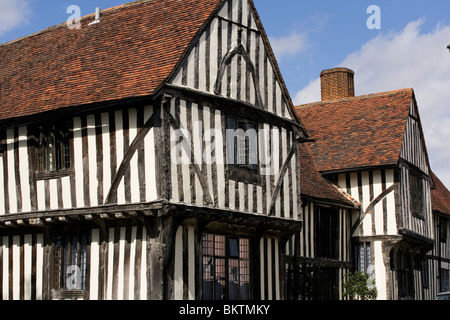 Il vecchio municipio di lana su un angolo della signora Street e Water Street, Lavenham - ora parte di The Swan Inn Foto Stock