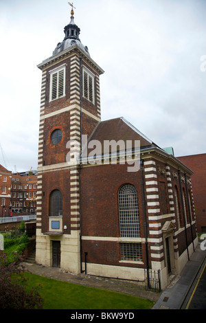 Guild chiesa di St Benet St Pauls Wharf London da Christopher Wren uno degli unici quattro chiese di Londra non danneggiato dai bombardamenti della Seconda guerra mondiale Foto Stock