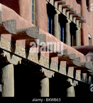 Dettaglio dell'adobe College Institute of the American Indian Arts, Santa Fe, New Mexico, USA Foto Stock