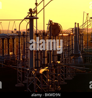 Trasmissione elettrica cantiere al tramonto, Limerick Centrale Nucleare, Limerick, Pennsylvania, STATI UNITI D'AMERICA Foto Stock