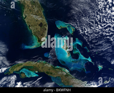 Vista satellitare di barriere coralline del grande Bahama Bank e poco Bahama Bank Foto Stock