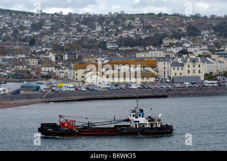 Mannin Draga barca sul mare di fronte comune Foto Stock