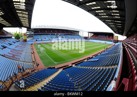 View all'interno di Villa Park Stadium, Birmingham. Casa di Aston Villa Football Club Foto Stock