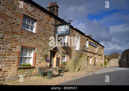 Il Hark al Bounty pub nel centro di Sladburn Lancashire Foto Stock