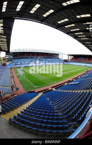 View all'interno di Villa Park Stadium, Birmingham. Casa di Aston Villa Football Club Foto Stock