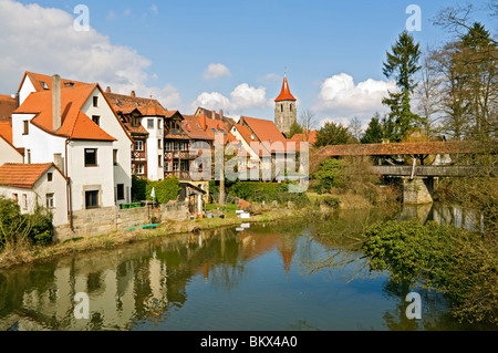 Il fiume Pegnitz nel comune di Lauf an der Pegnitz, Franconia, Baviera, Germania. Foto Stock