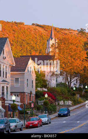 Main Street, Camden, Maine, caduta. Foto Stock