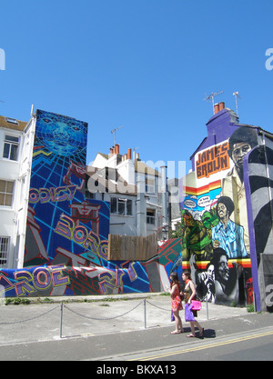 Art Graffiti nel North Laine distretto di Brighton, East Sussex, England, Regno Unito, Gran Bretagna Foto Stock