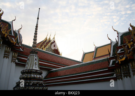 Tetto di un tempio in Thailandia, Bangkok Foto Stock