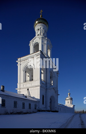 La Russia,Novgorod-la-la grande regione,Yuriev (St Georges) Monastero,Torre Campanaria,XII secolo Foto Stock