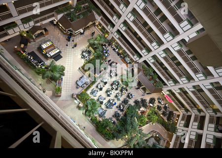 Cortile del Hotel Embassy Suites, visto dal nono piano. South Lake Tahoe, California, Stati Uniti d'America. Foto Stock