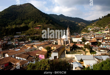 Angangueo villaggio in Messico, 24 dicembre 2007, nei pressi di El Rosario farfalla monarca santuario. Foto Stock