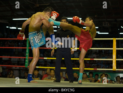 Thai Boxing, il Lumphini Stadium, Bangkok, Thailandia Foto Stock