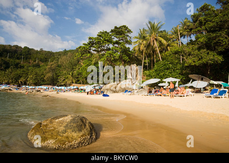 Vista sul Porto di Laem Singh Beach, tra Hat Surin e Hat Kamala, Phuket, Thailandia, dopo lo tsunami Foto Stock