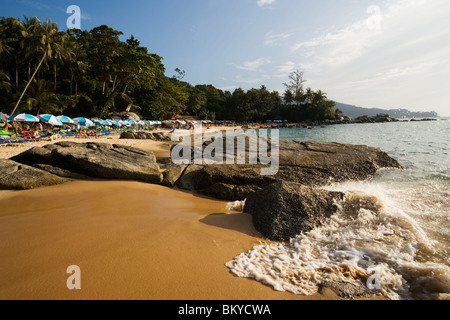 Vista sul Porto di Laem Singh Beach, tra Hat Surin e Hat Kamala, Phuket, Thailandia, dopo lo tsunami Foto Stock