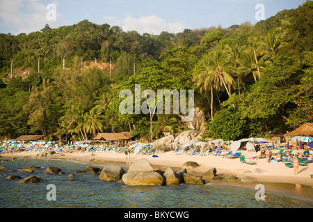 Vista sul Porto di Laem Singh Beach, tra Hat Surin e Hat Kamala, Phuket, Thailandia, dopo lo tsunami Foto Stock