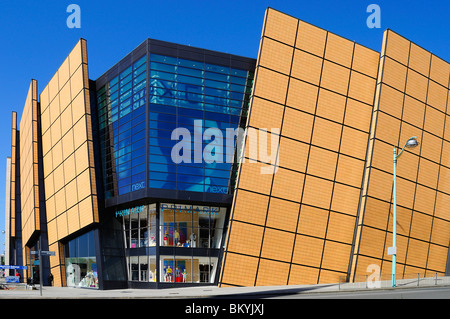 La moderna architettura di I draghetti circus shopping centre, Plymouth, Devon, Regno Unito Foto Stock