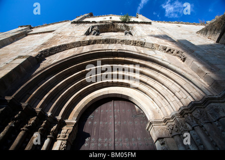 Facciata romanica del Duomo Vecchio, città di Plasencia, provincia di Caceres, comunità autonoma di Estremadura, Spagna occidentale Foto Stock